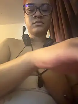 nickytheehawtie's Live XXX Chat