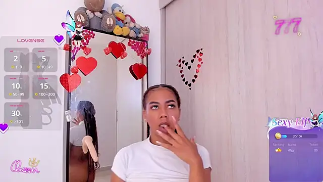 Adaira_Wealth: онлайн-секс-чат