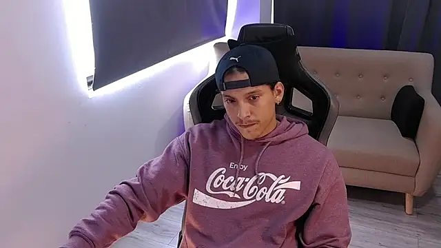 Chat +18 de Liam_V ao vivo