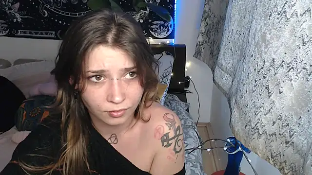 AlienforTwenty Live XXX-Chat