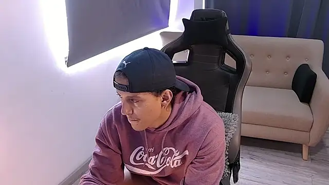 Liam_V: онлайн-секс-чат