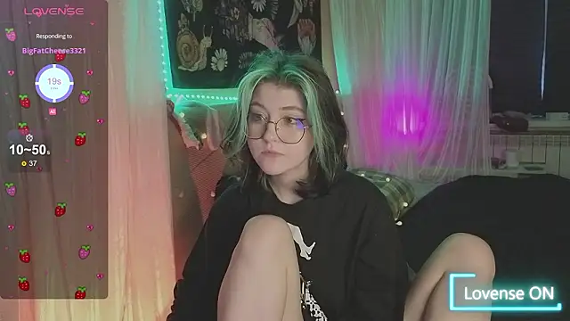 Miko_Meow Adlı Modelin Web Kamerası Şovu