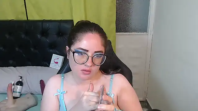 KrystalAdams live XXX chat