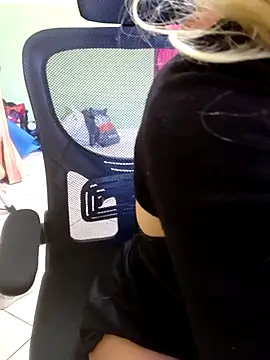 Monella78 live XXX chat