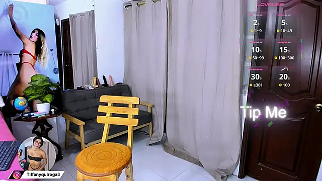 zou_quira 在線直播表演