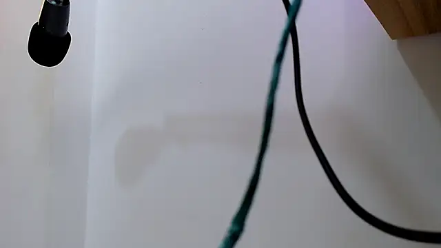 skinnyverus18 live XXX chat