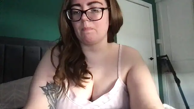 CurvyBx's Webcam Show