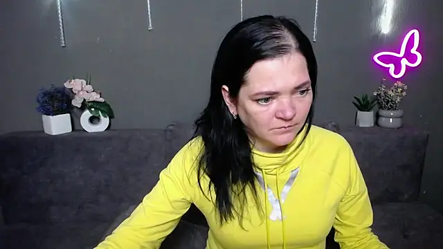 LauraFinn webcam show