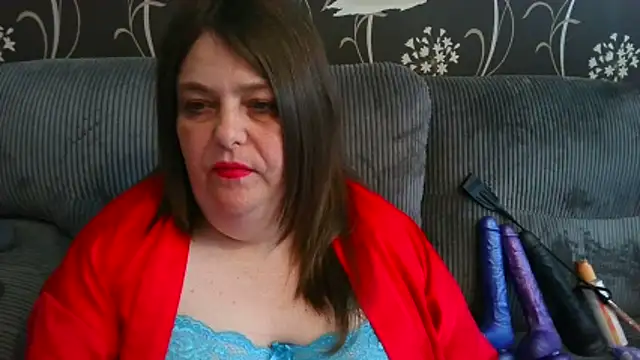 HousewifeMilf_Courtney Webcam show