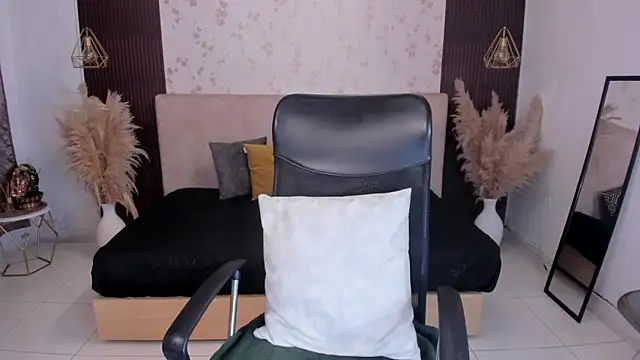 VictoriaaBlair 现场XXX聊天