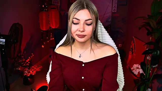 XXX chat uživo modela HyileyClark