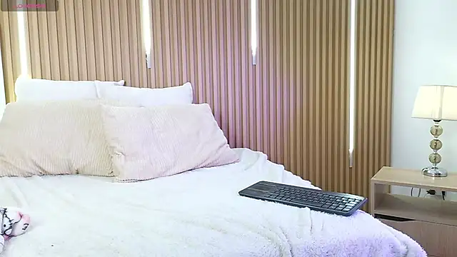 XXX chat uživo modela KimSensual_