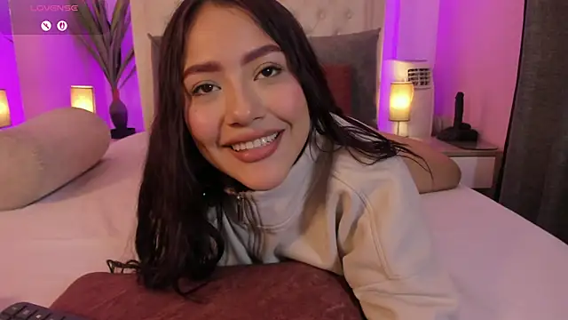 nicolle_pierce's Live XXX Chat