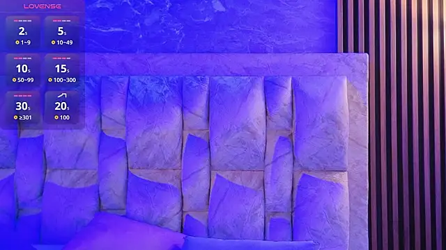 chloe_bluee_ Show in webcam