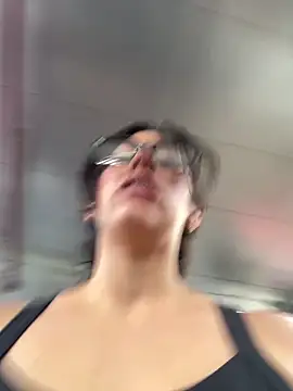 susi_chimm Obrolan Langsung XXX