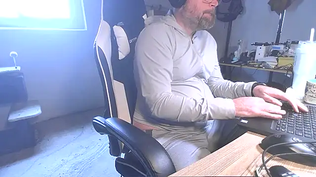 Pokazy przed kamerką – MagnusCockus