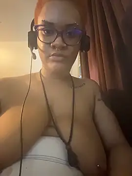 nickytheehawtie 现场XXX聊天