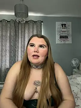 BeeMay22 webcam show
