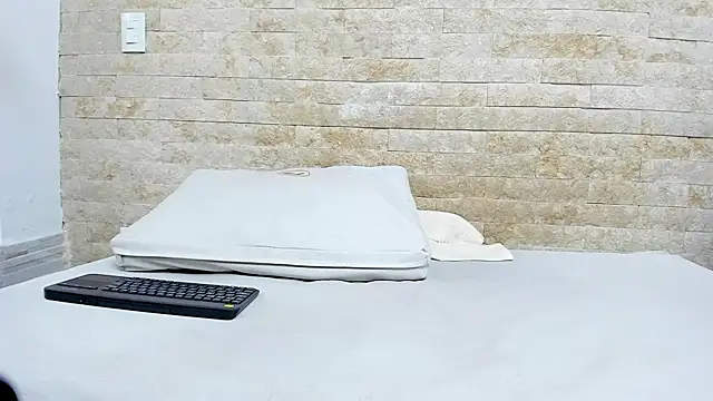 Chat +18 de cristal_oliver ao vivo