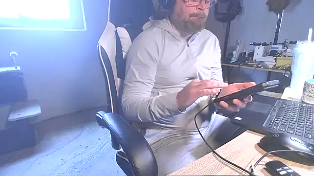 Pokazy przed kamerką – MagnusCockus