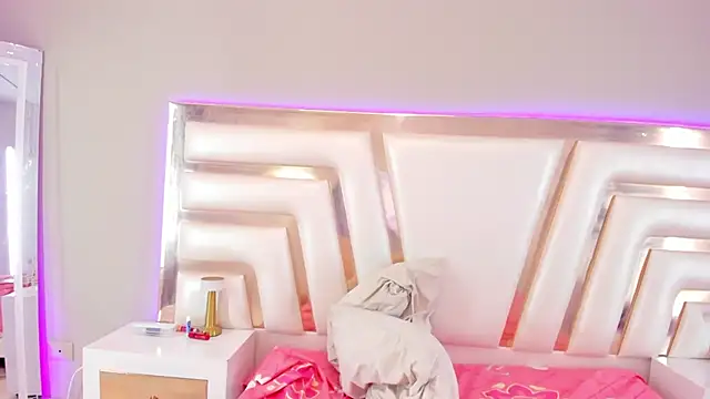 GeminisClark Adlı Modelin Canlı XXX Sohbeti