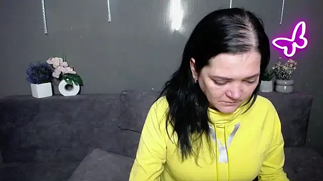 LauraFinn Chat XXX in diretta