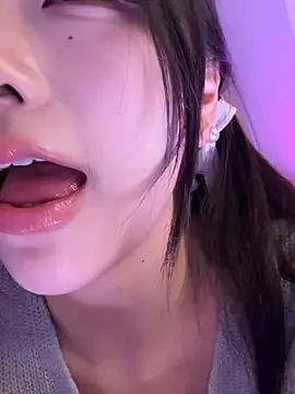 Pertunjukan Kamera Web nidekikibabe-2026