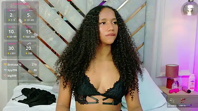 Chat XXX en directo de Chloe-Rose-