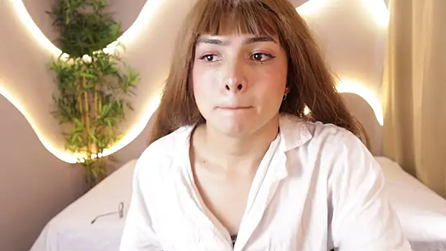 simone_skyのライブXXXチャット