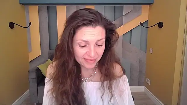 EllaLong Chat XXX in diretta