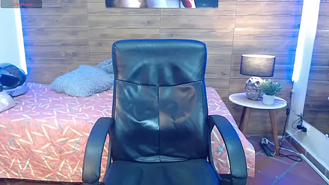 tinisweet 现场XXX聊天