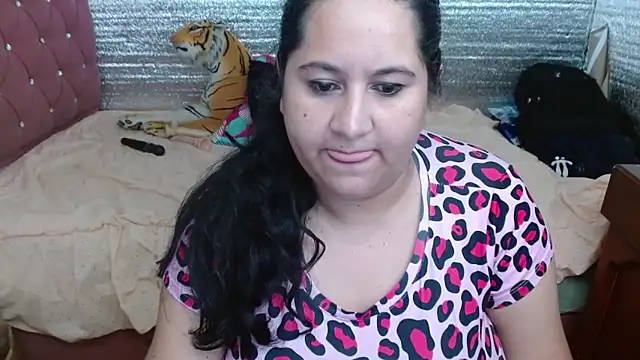 Chat XXX ao vivo de EMILY-NESSA