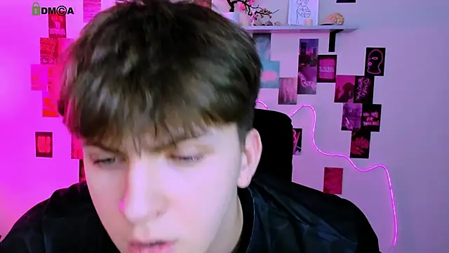 travis_wolf_n Live XXX chat