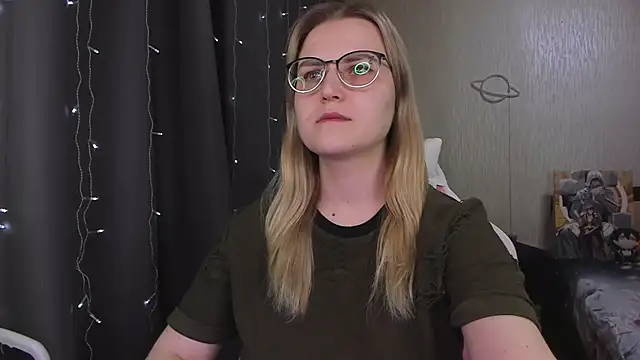 دردشة MissBrightShine الجنسية المباشرة