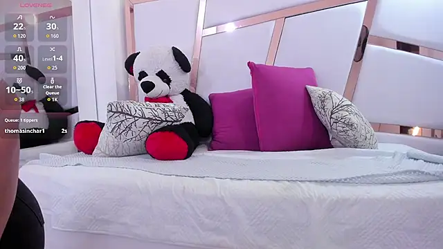 XXX chat uživo modela tatikanyx