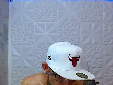 Show modela Boy_tatto77 na web-kameri