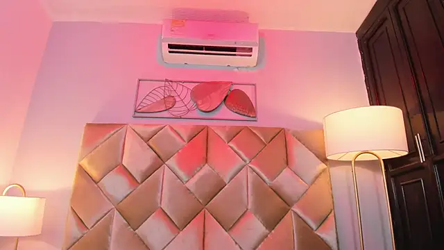 XXX chat uživo modela Thalya_Adams