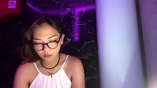 Pertunjukan Kamera Web urhottie_lottie