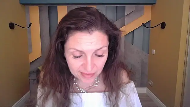 EllaLong webkamerás műsora