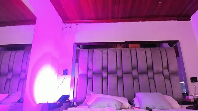 Онлайн чат XXX NikkySmiith