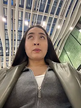 Holly_Play 即時 XXX 聊天