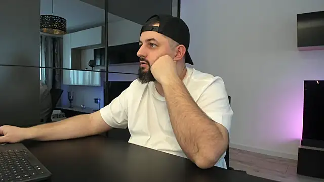 DravenPeak Adlı Modelin Canlı XXX Sohbeti