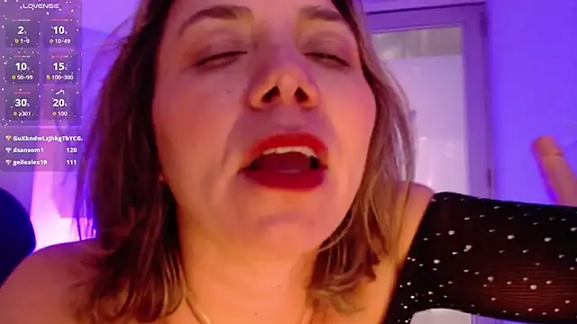 milfsecret69 即時 XXX 聊天