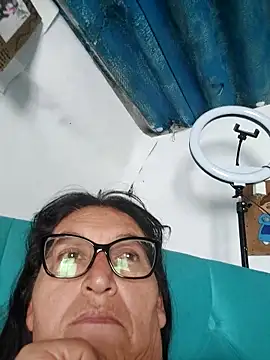 Chat +18 de clarita_01 ao vivo