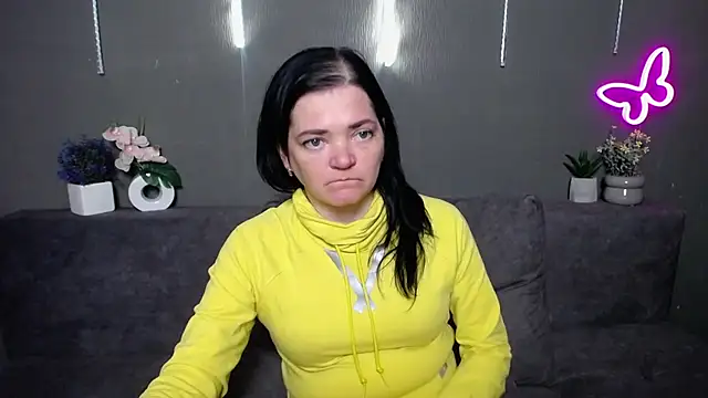 LauraFinn Chat XXX in diretta