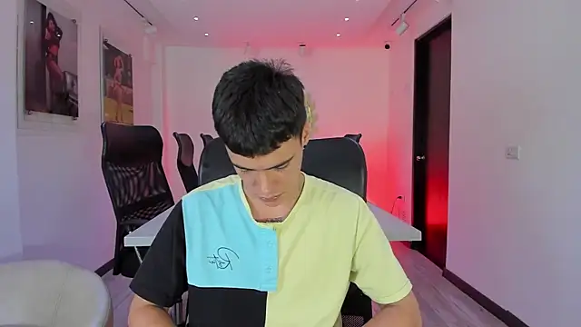 Chat +18 de BenitoSaenz ao vivo