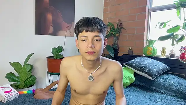 Chat +18 de Andy_Belier23 ao vivo