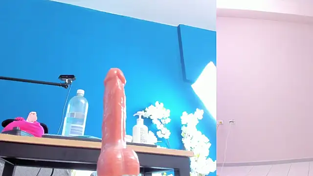 letty_straus Adlı Modelin Canlı XXX Sohbeti