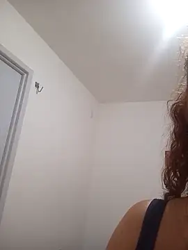 SOLTEIRASIGILO Adlı Modelin Canlı XXX Sohbeti