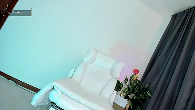 Silvanna-Moree: απευθείας συνομιλία ΧΧΧ